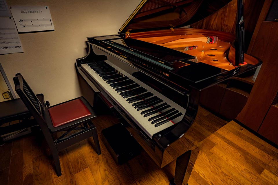 市川教室のピアノ写真